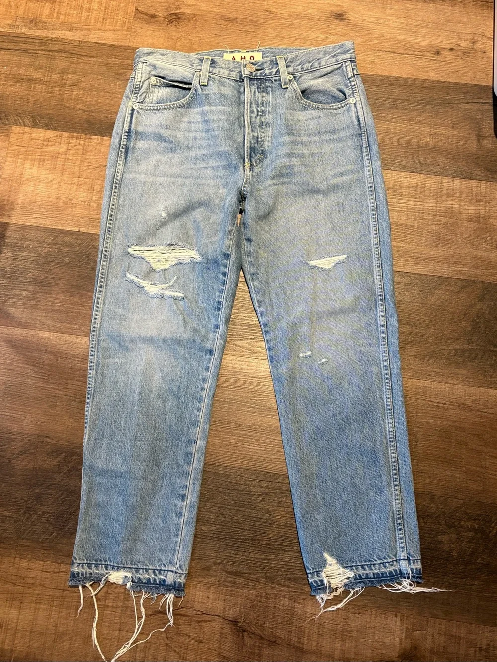 AMO Babe Vintage Blues Distressed Relaxed Jeans size 30